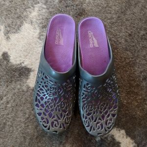 Dansko Shoes - Dansko Pippa Clogs Size 40 Dansko Shoes - Dansko Pippa Clogs Size 40